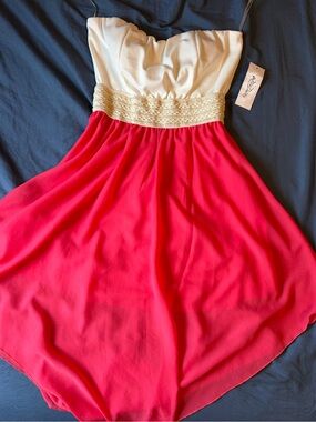 Wild Daisy women’s Strapless White & Pink Dress with crochet Waist
